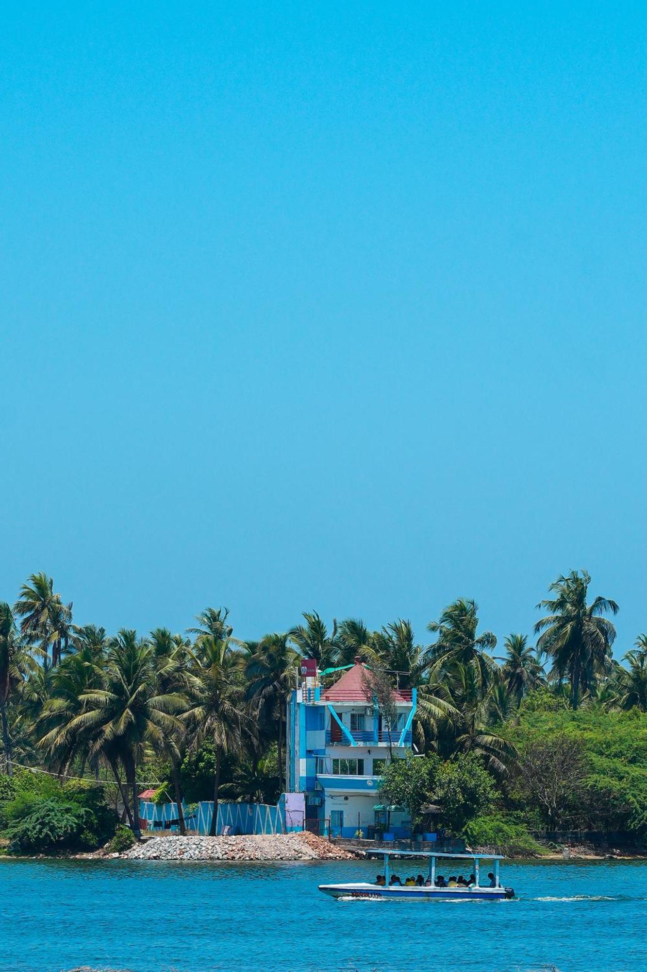 Victoria'S River View Resort Pondicherry Exteriör bild